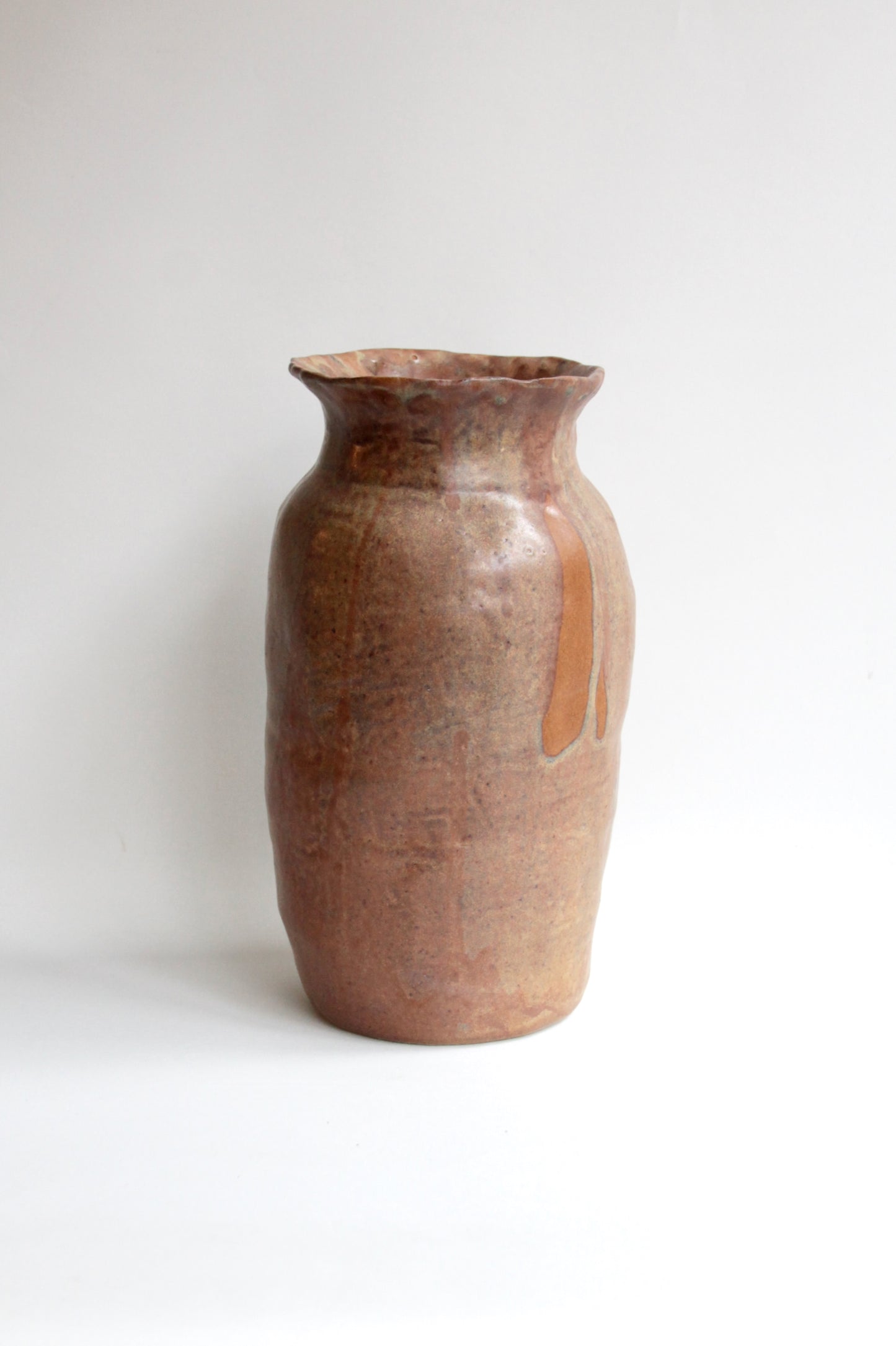 Vase en grès modelé et pincé à la main à Lille - Artisanat du Nord - pièce unique 