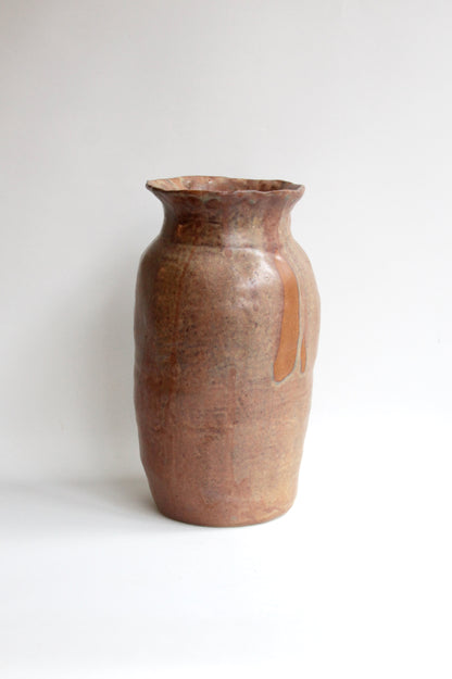 Vase en grès modelé et pincé à la main à Lille - Artisanat du Nord - pièce unique 