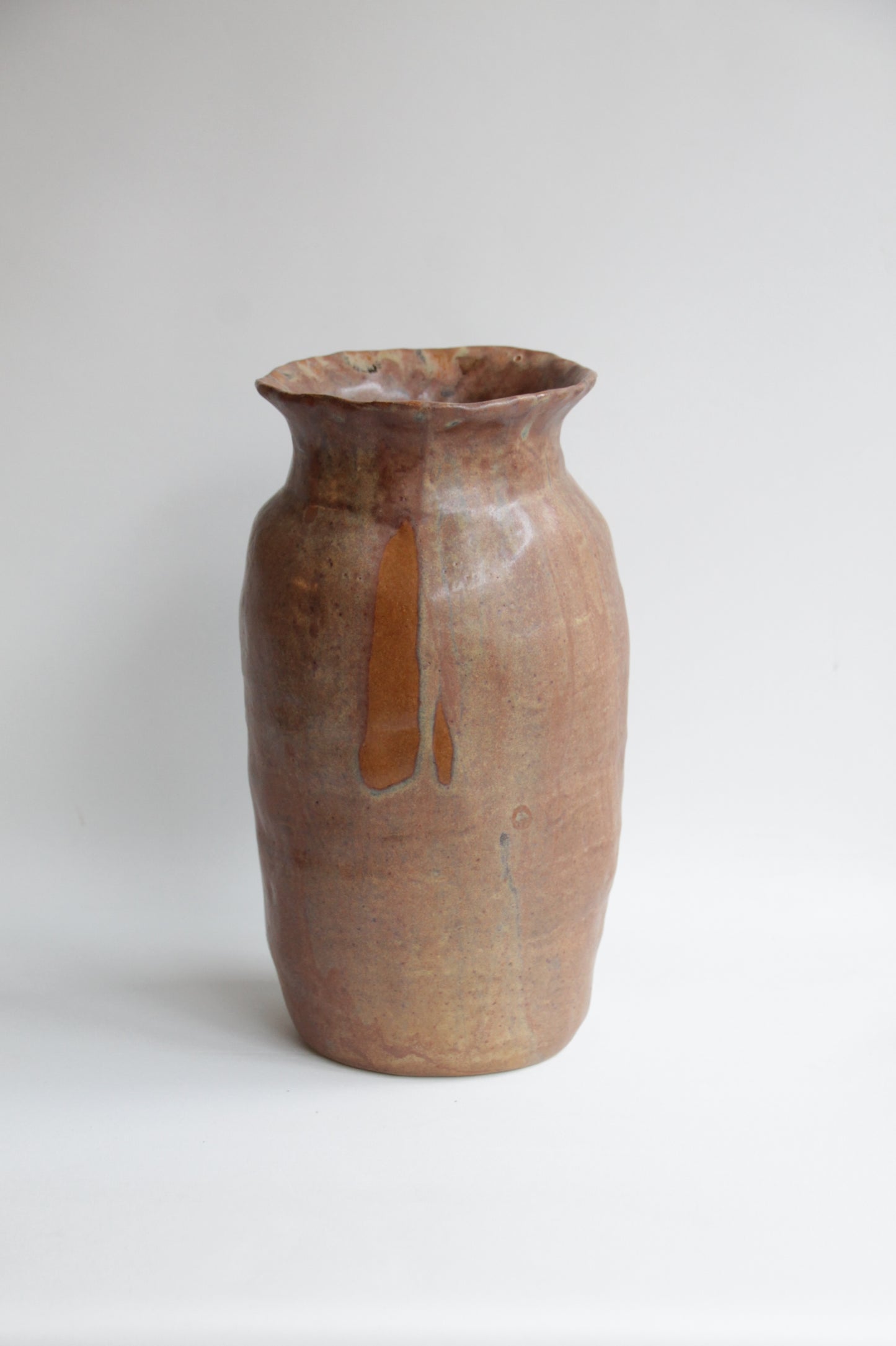 Vase en grès modelé et pincé à la main à Lille - Artisanat du Nord - pièce unique 