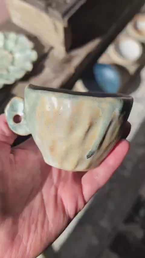 Tasse Bol en grès modelé et pincé à la main à Lille - Artisanat du Nord - pièce unique Albane Trollé céramique poterie
